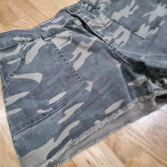 Jay Jays camo denim shorts - Picture 5 of 9